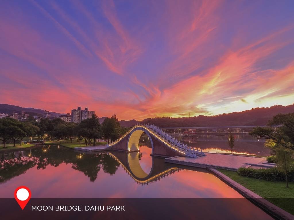 Moon Bridge, Dahu Park, Taiwan