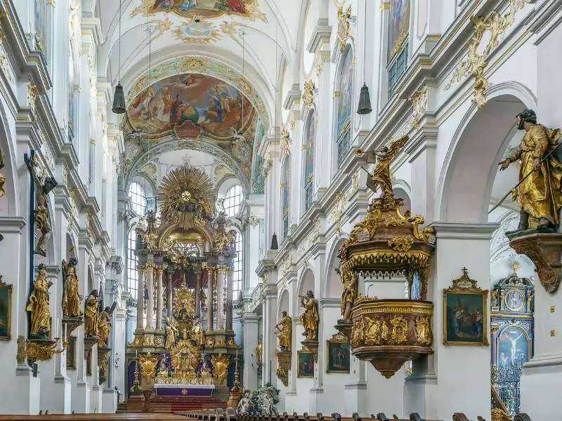 Beautiful Place in Munich 6 Peterskirche