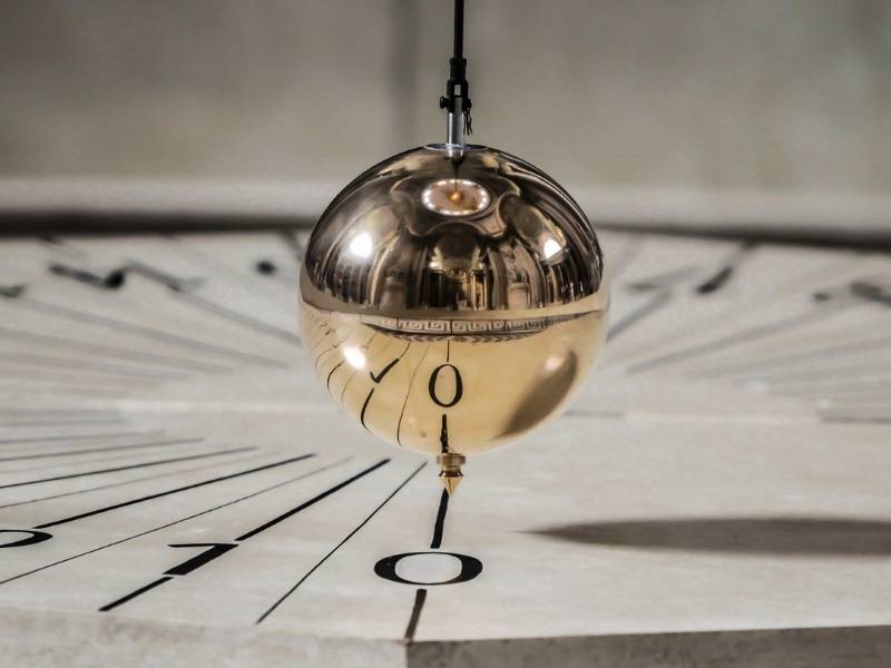 What makes Paris worth visiting - Pantheon Foucault pendulum