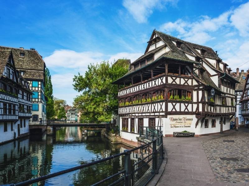 View of Pont du Faisan from Place Benjamin Zix, Petite France, Grande île, Strasbourg, France